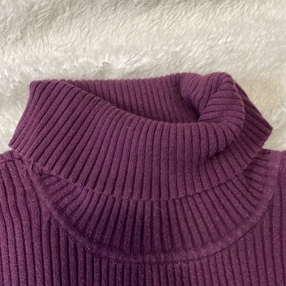 St. John’s Bay Purple Classic‎ Sweater - Picture 2 of 5